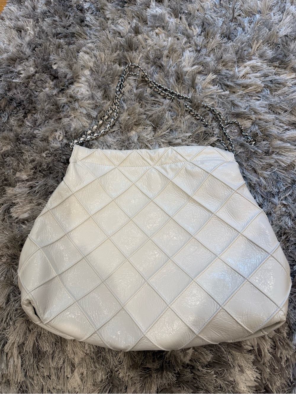 NWOT Tory Burch Quilted White Chain-Handle Leather Shoulder Bag, 14x13x3 in